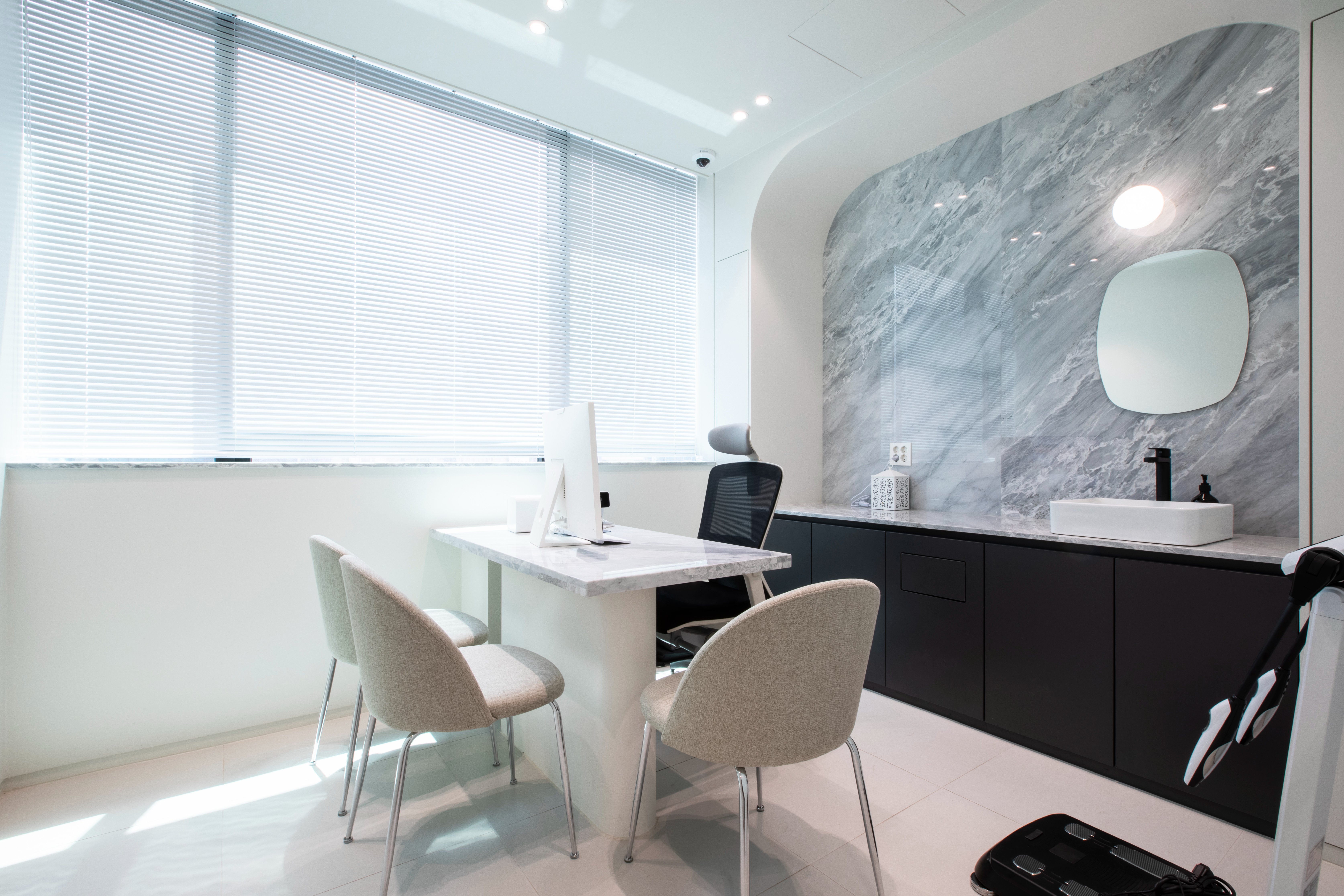 one doctor clinic Seoul